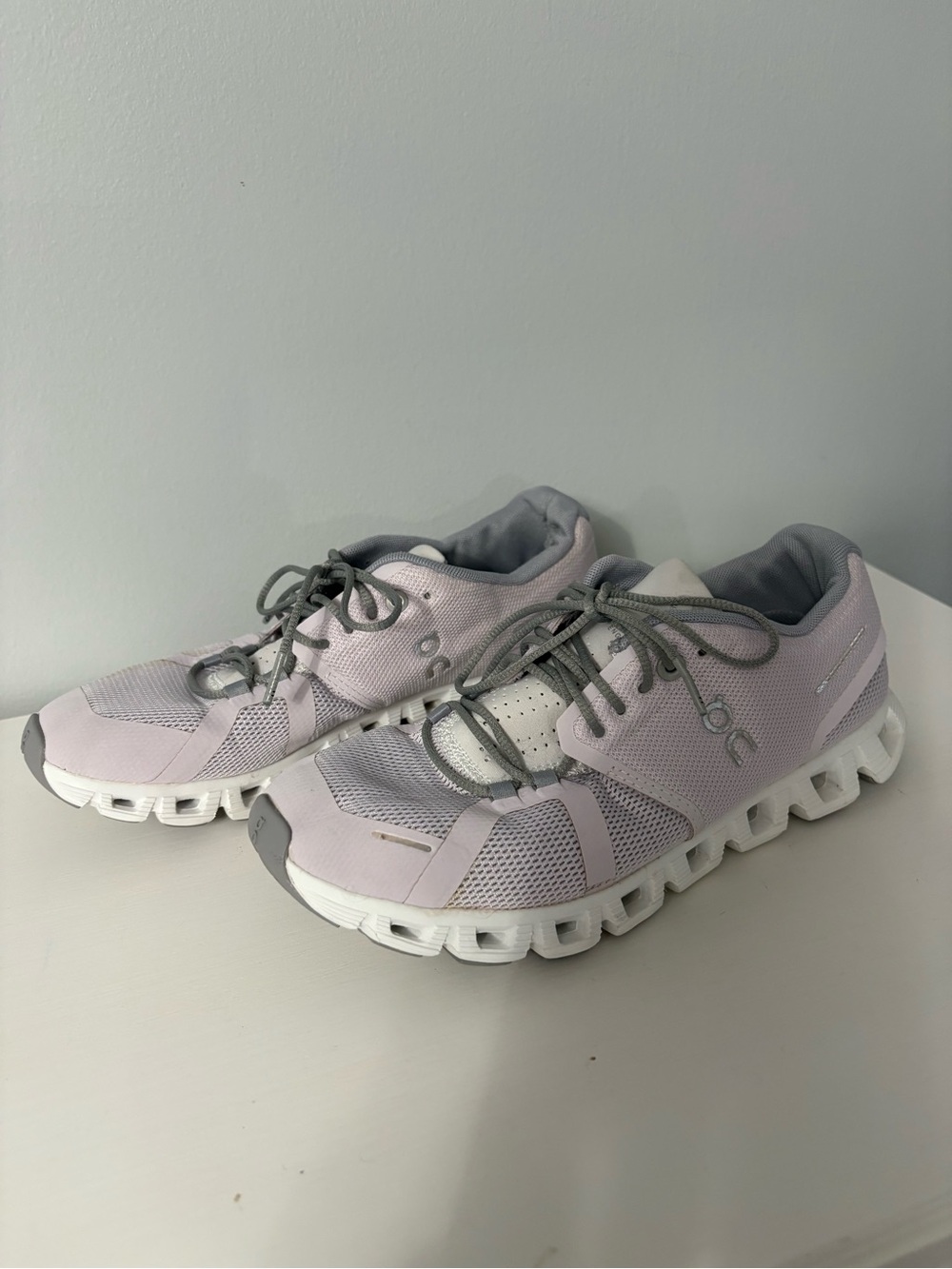 On Cloud 5 Women's Lily Frost Lavender Running Shoes 8 Sporty Prep Minimalist